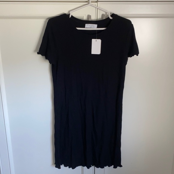 NWT Ribbed Lettuce Hem Short Sleeve Dress Black - Picture 1 of 7